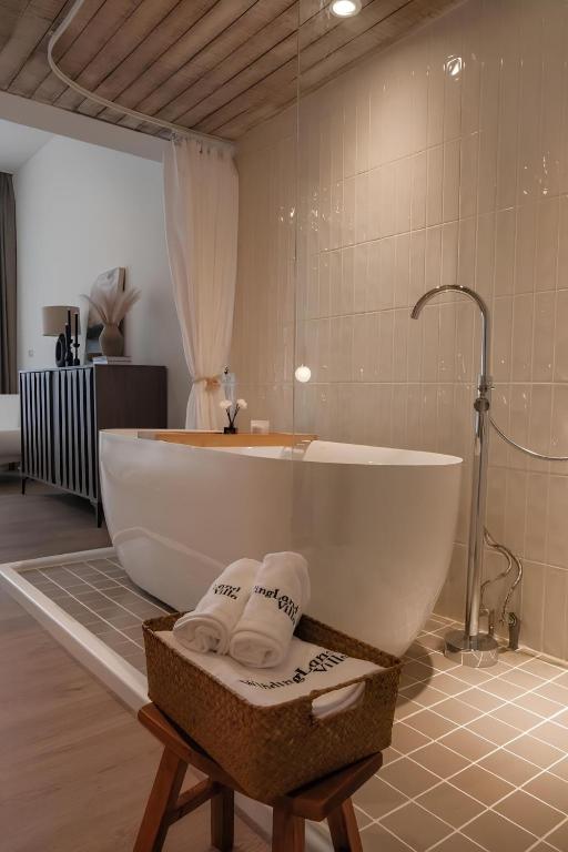 Bilik mandi di Villa Windingland