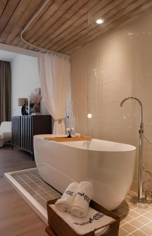Bilik mandi di Villa Windingland