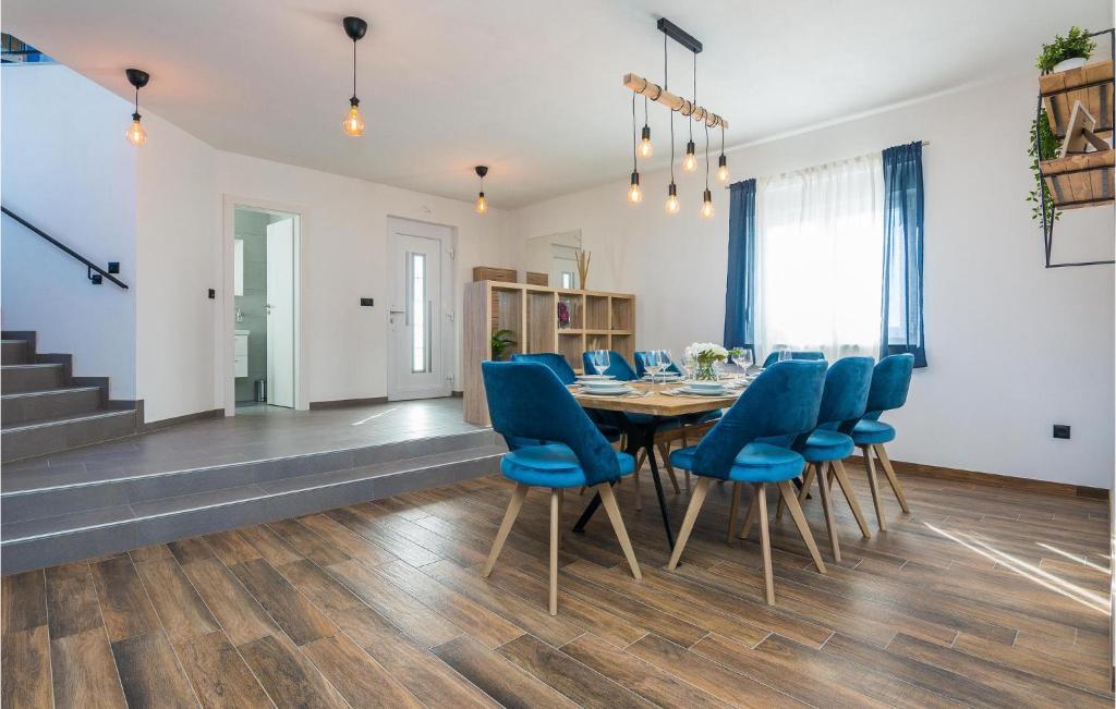 Fotografie z fotogalerie ubytování Stunning Home In Vrsi v destinaci Vrsi