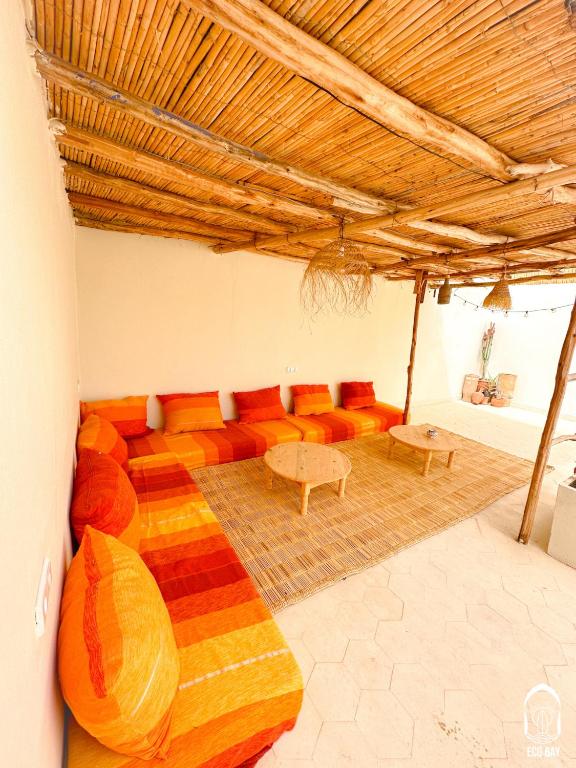 Posezení v ubytování Eco Bay Surf House