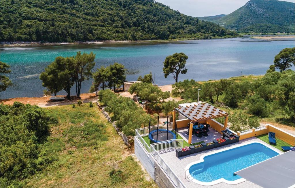 Three-Bedroom Holiday Home In Ston