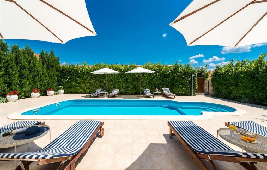 Swimmingpoolen hos eller tæt på Villa Galatea