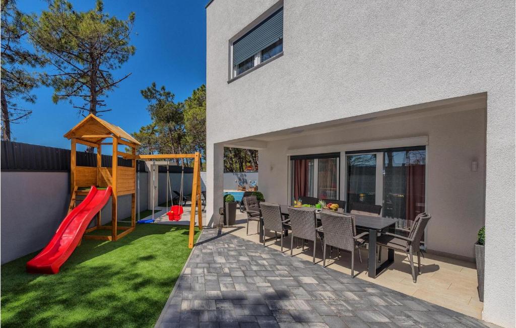 Patio alebo iná vonkajšia časť ubytovania Villa Karlo