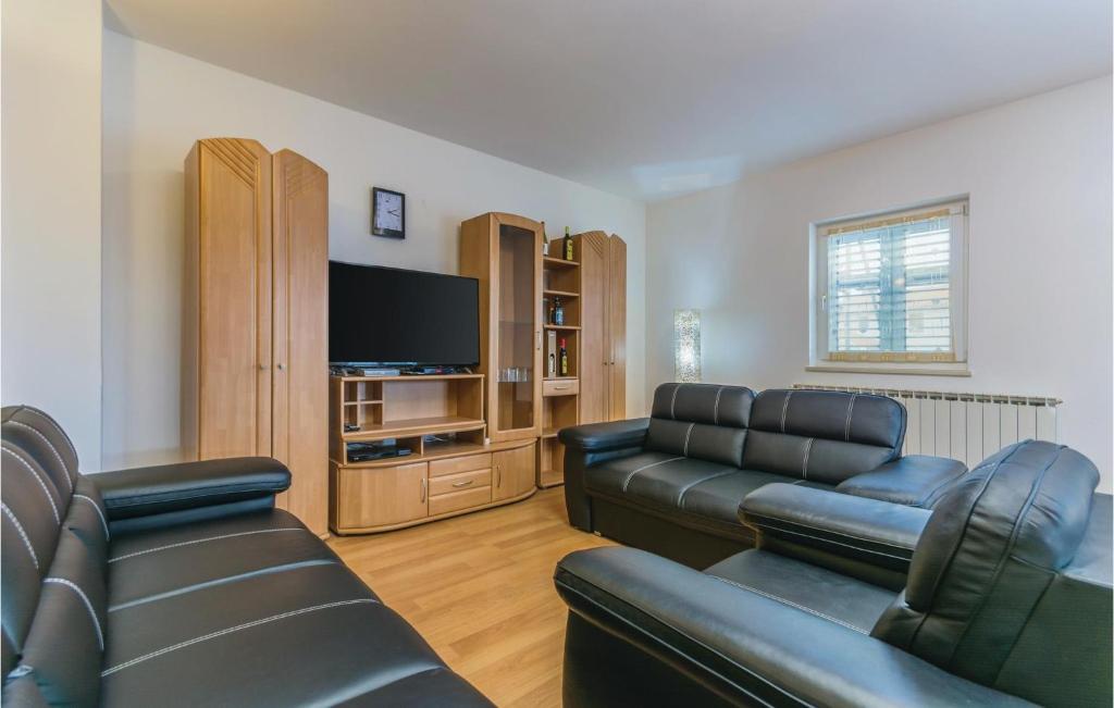 Posedenie v ubytovaní 4 Bedroom Cozy Home In Labin