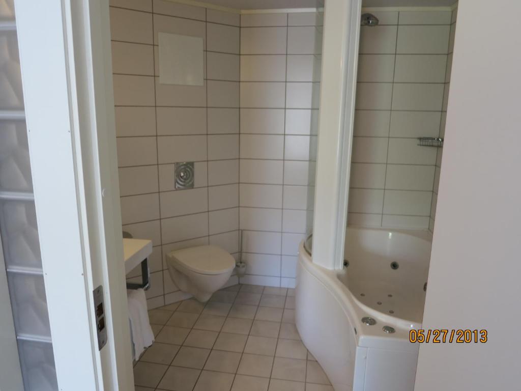 Koupelna v ubytování Kysthotellet Rørvik