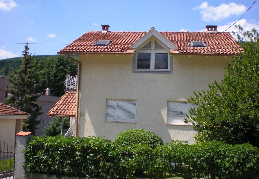 Budova, v ktorej sa apartmán nachádza