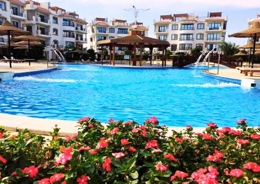 Bazén v ubytování Luxury Sharm Hills Resort nebo v jeho okolí