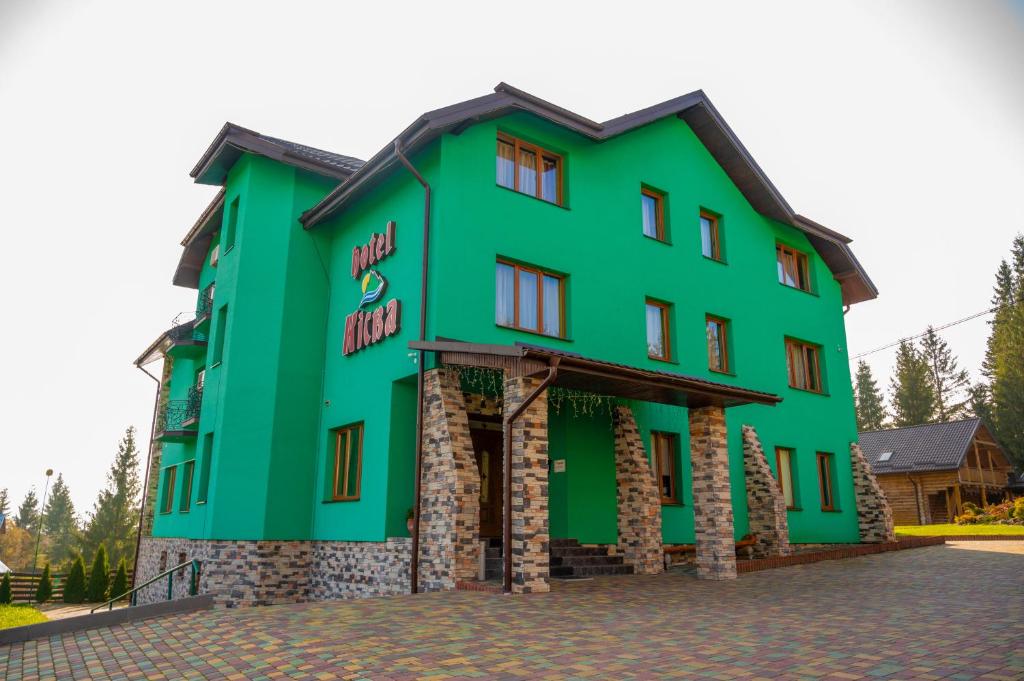 Budova, kde se hotel nachází