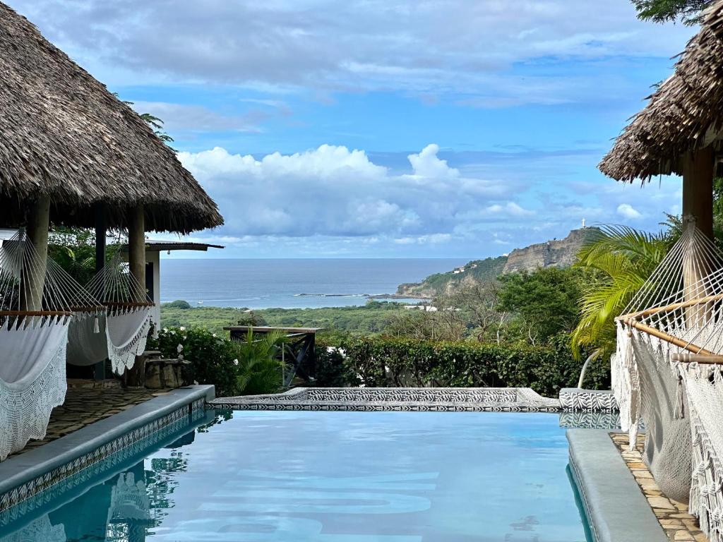 Casa de Olas - Eco Rustic Hostel