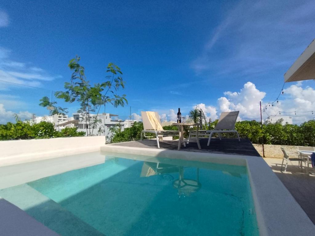 Bazén v ubytování Downtown & Cozy Studios Polo 15 nebo v jeho okolí