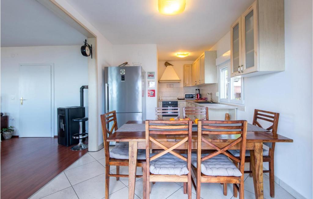 Fotografia z galérie ubytovania 3 Bedroom Cozy Home In Opatija v destinácii Opatija
