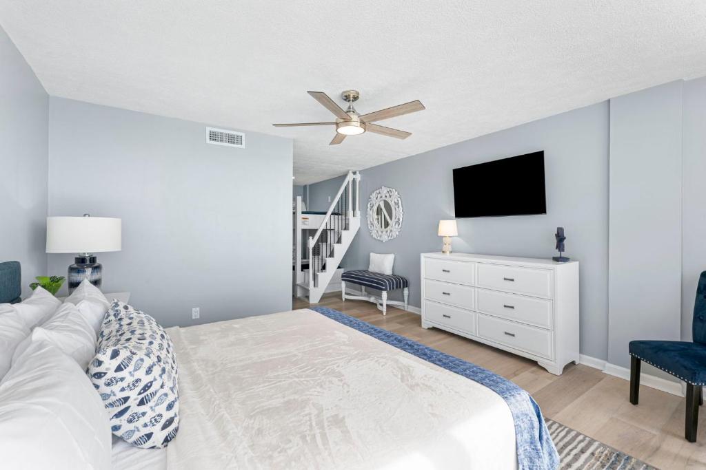 Sandpiper Beacon Beach Resort photo