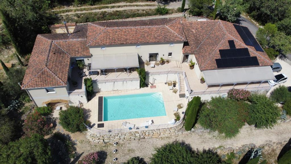 Bazén v ubytování Bastide Saint-Thomé nebo v jeho okolí