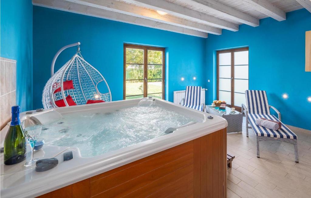 Zdjęcie z galerii obiektu Pet Friendly Home In Barban With Sauna w mieście Barban