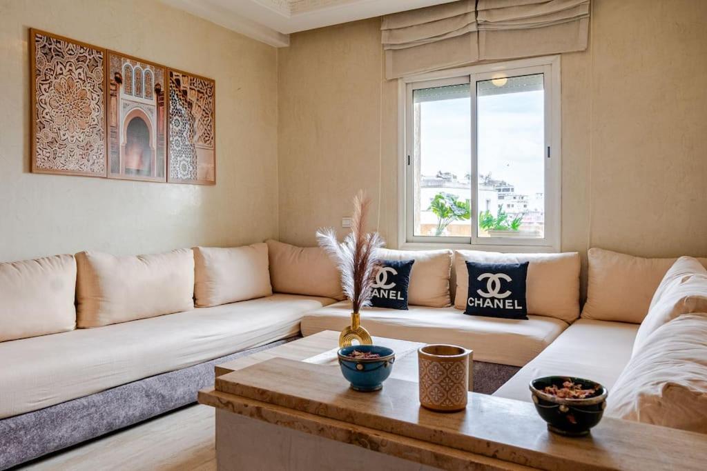 Χώρος καθιστικού στο Appartement avec terrasse en plein centre de ville