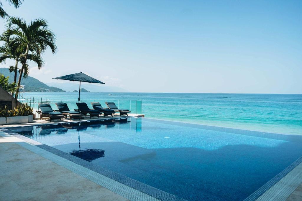 Full Floor Beachfront Luxury Apartment, Puerto Vallarta (updated prices ...