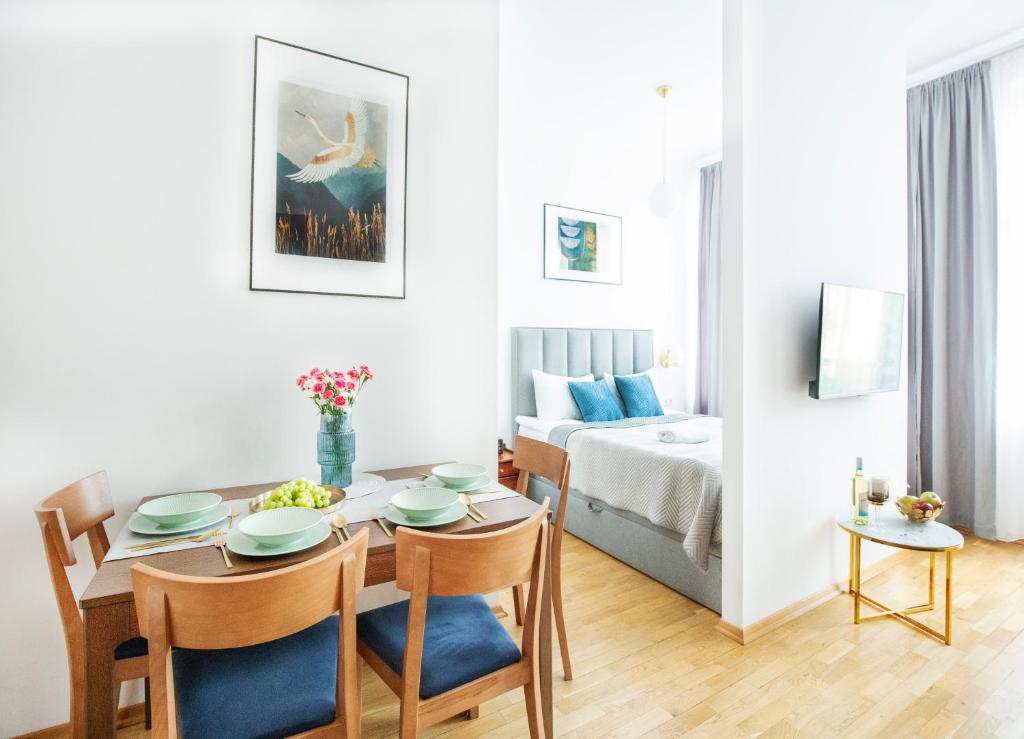 Unique Style Apartments Old Town - 25 min from the airport - by Homelike Krakow