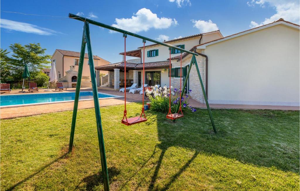 Bazén v ubytovaní Holiday Home Valtura Valtura alebo v jeho blízkosti