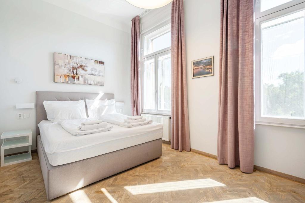 Klauzal Garden City 2 bedroom apartment K34 1072 Budapest, Klauzál tér kép - 1