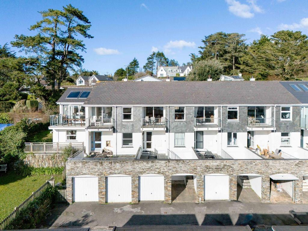 Hoone, kus puhkemaja asub