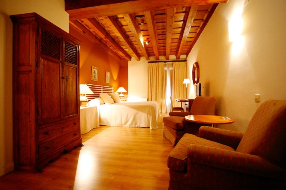 El Hotel De La Villa - Deluxe King Room