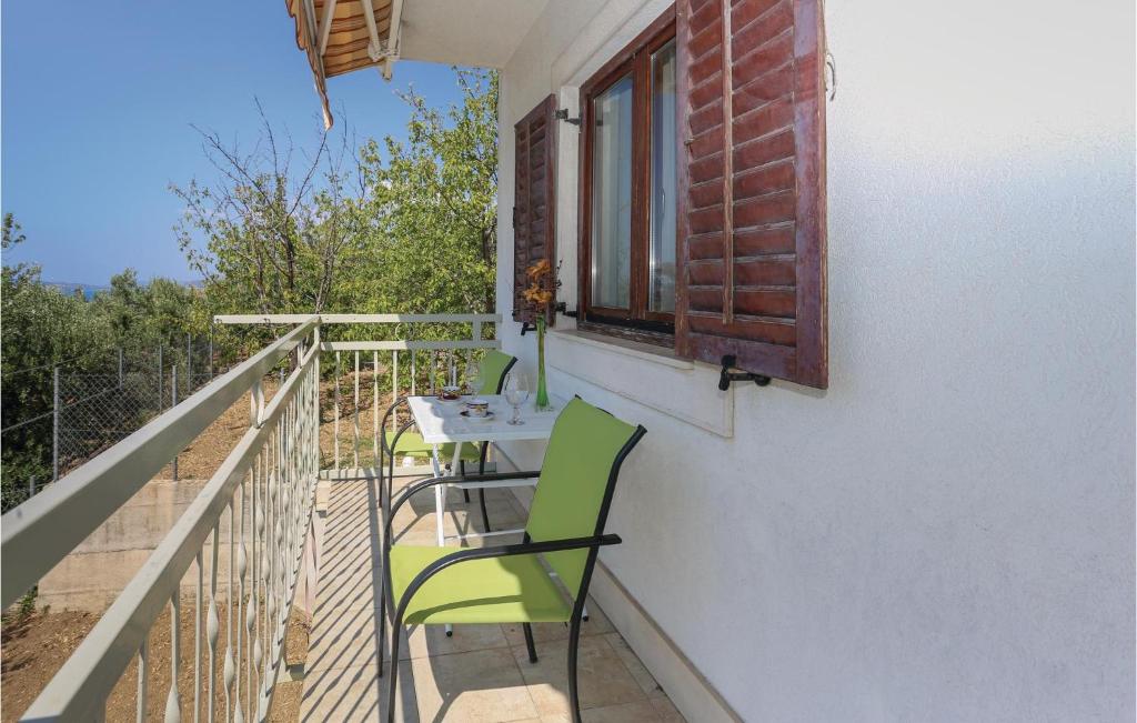 Balkón alebo terasa v ubytovaní Holiday Home Kastel Gomilica With Sea View I