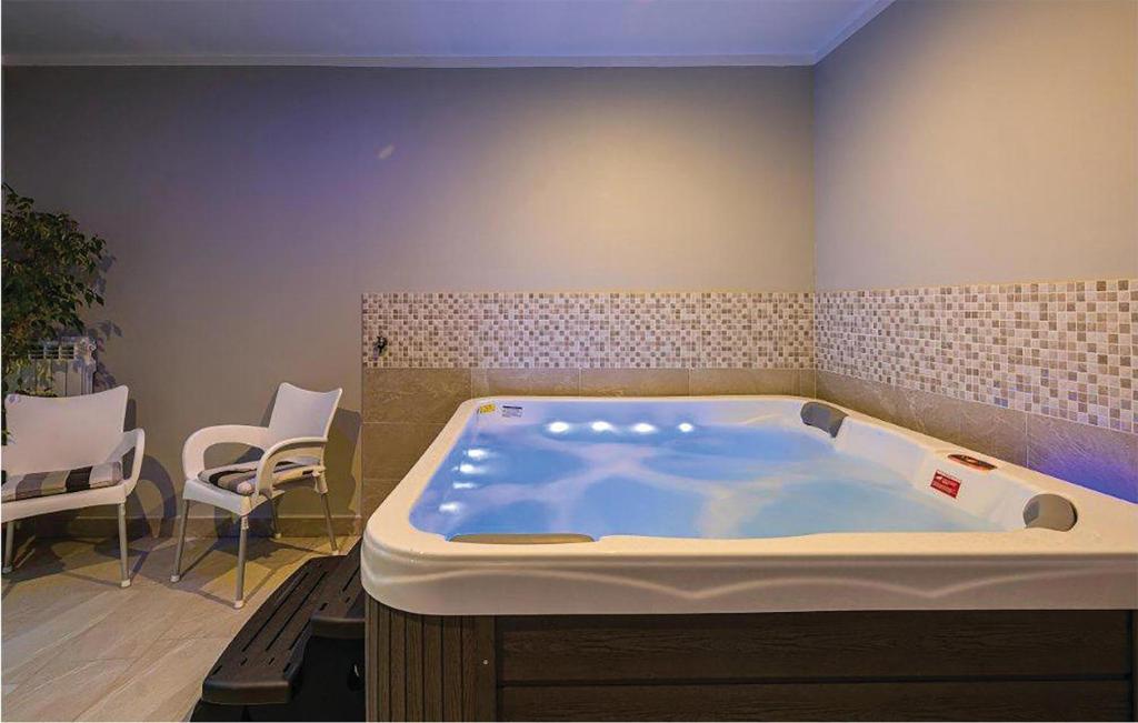 Zdjęcie z galerii obiektu Cozy Apartment In Labin With Sauna w mieście Labin