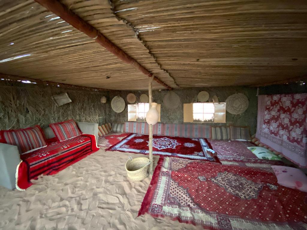 Posezení v ubytování Private Bedouin Tent -ODPC