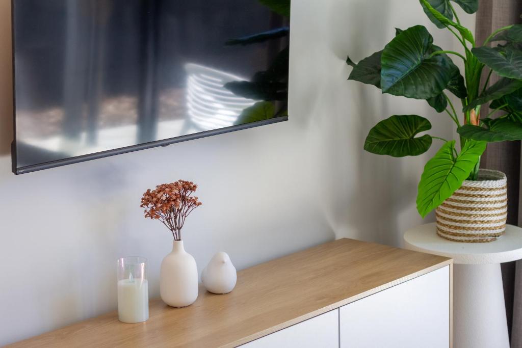 Central city home with carpark, sleeps 5 - Resim 5