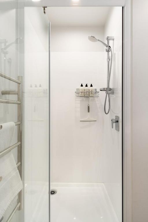 Central city home with carpark, sleeps 5 - Resim 8