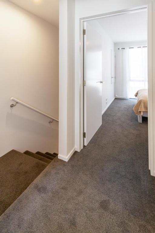 Central city home with carpark, sleeps 5 - Resim 43