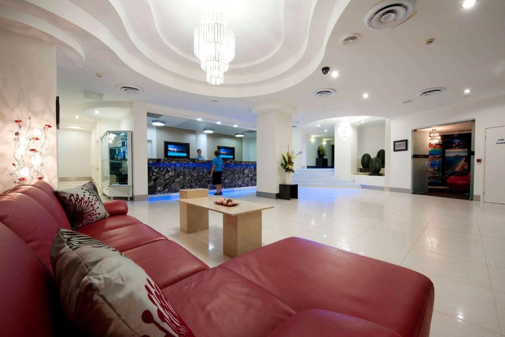 Posezení v ubytování Ramada Resort by Wyndham Golden Beach