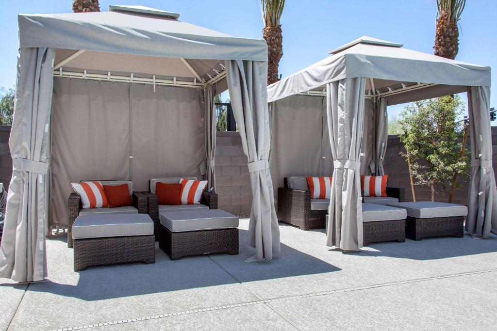 Posezení v ubytování Cambria Hotel Phoenix Chandler - Fashion Center