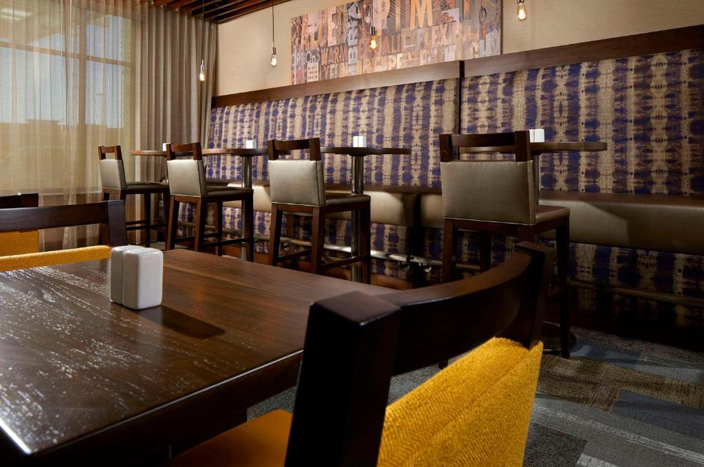 Restaurace v ubytování Cambria Hotel Phoenix Chandler - Fashion Center
