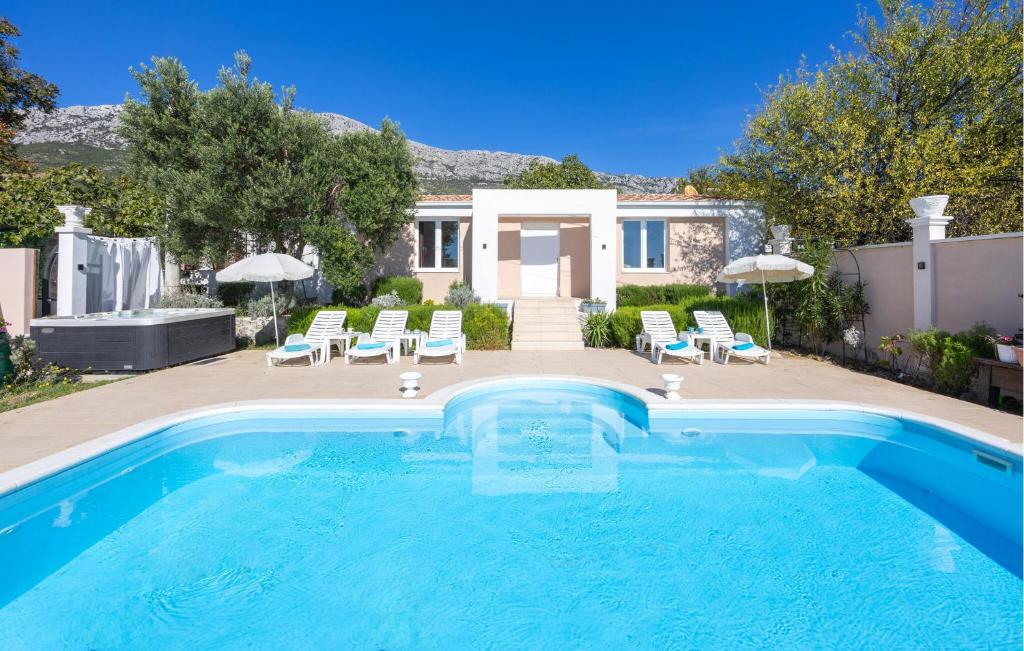 Amazing Home In Kastel Sucurac