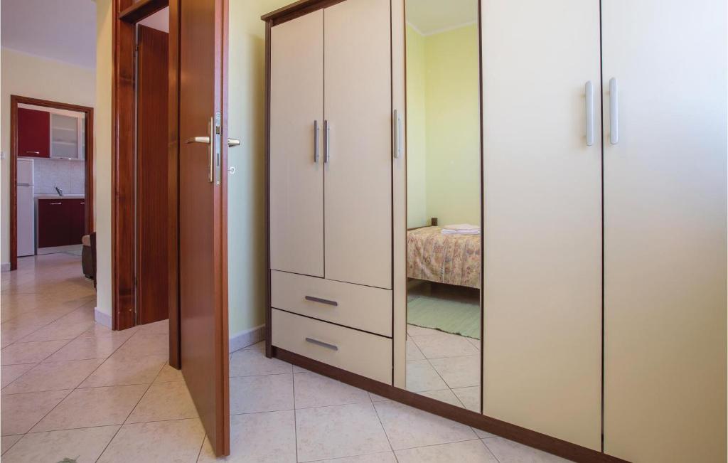 Posteľ alebo postele v izbe v ubytovaní Two-Bedroom Apartment In Porec