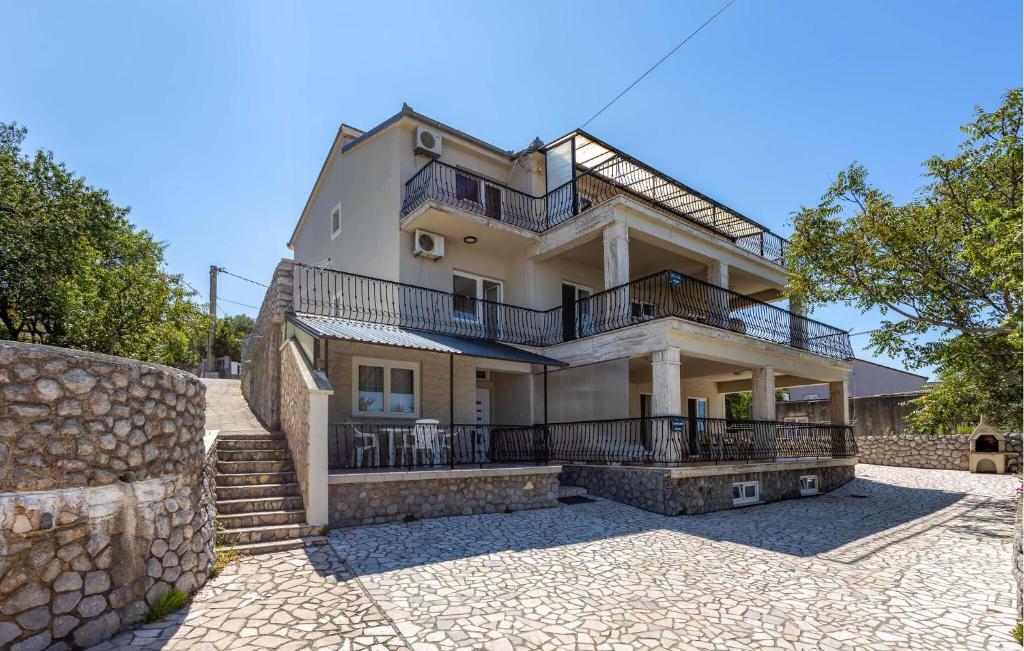 2 Bedroom Stunning Apartment In Senj