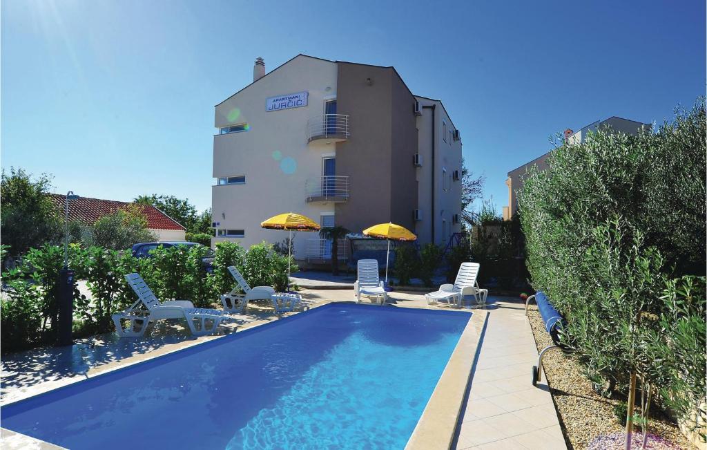 Bazén v ubytovaní Beautiful Apartment In Bibinje alebo v jeho blízkosti