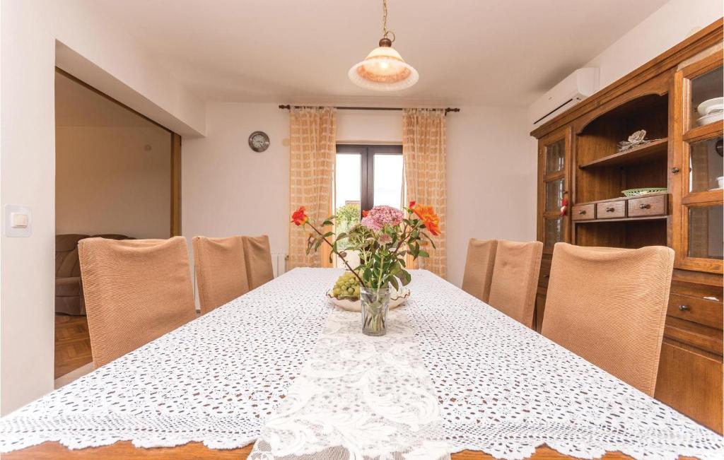 Kuchyň nebo kuchyňský kout v ubytování Holiday Home Privlaka 03