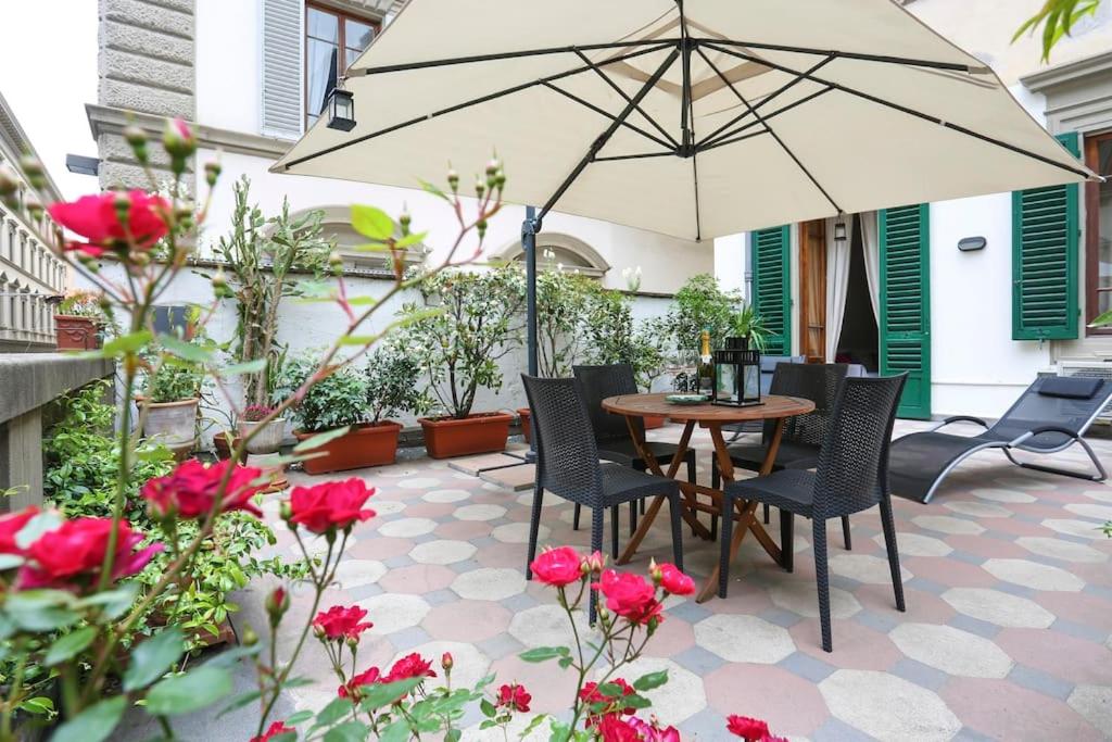 Αίθριο ή υπαίθριος χώρος στο Spacious & Bright, next to the Duomo of Florence, Michelangelo, with Patio