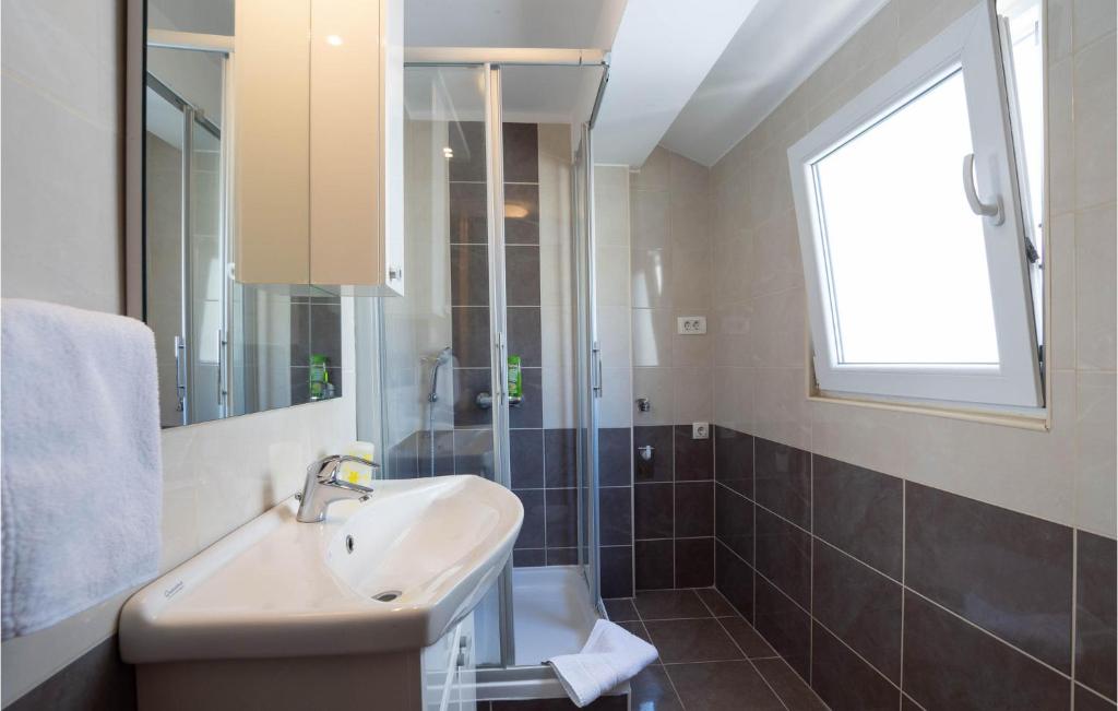 Kúpeľňa v ubytovaní Beautiful Home In Split With Kitchen