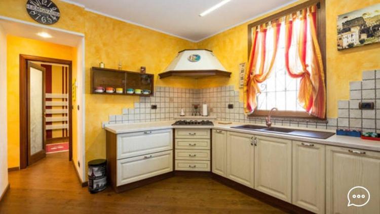 Kuchyň nebo kuchyňský kout v ubytování Wallace Apartment