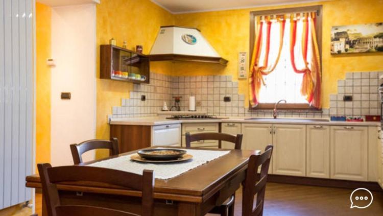 Kuchyň nebo kuchyňský kout v ubytování Wallace Apartment