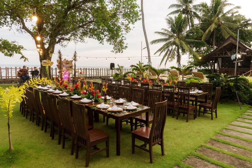 Zahrada ubytování Solaj Dive and Beach Resort Zamboanguita