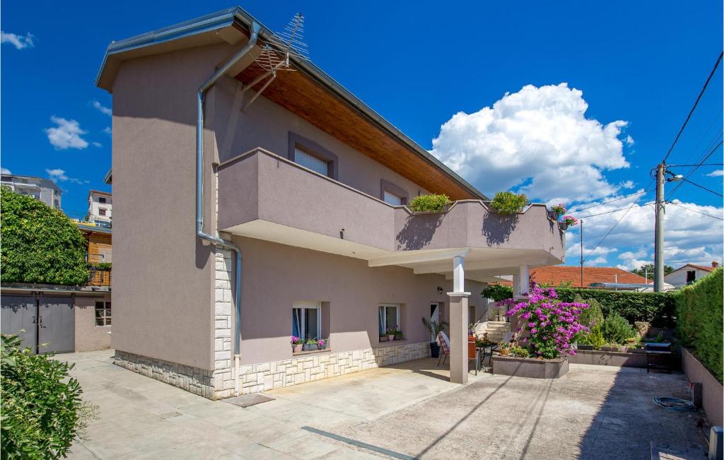 Budova, v ktorej sa apartmán nachádza