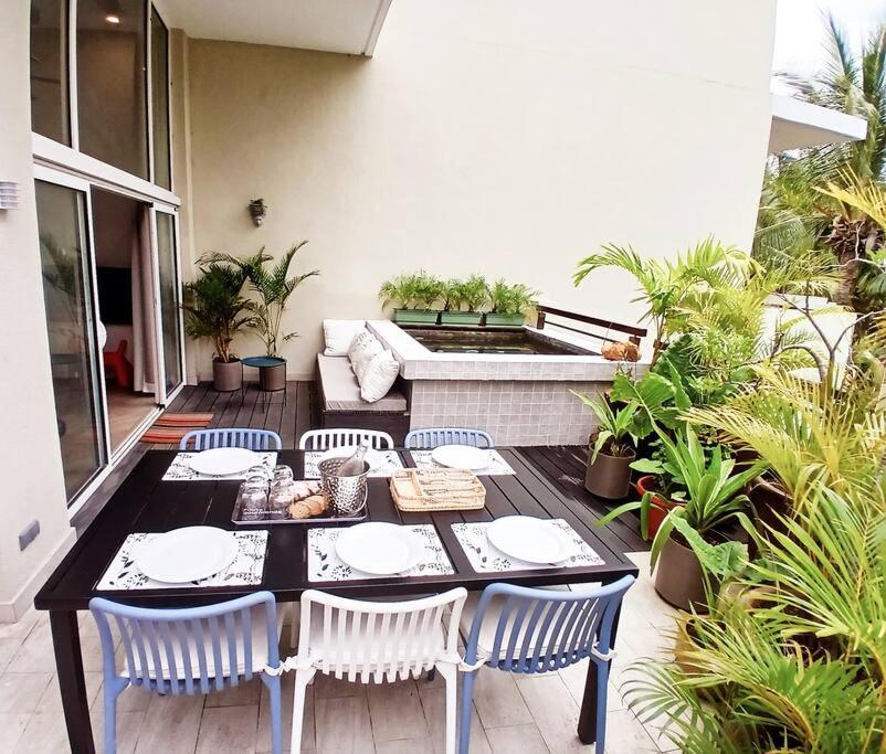 Seaside 3 suites Penthouse with Pool Gym & BBQ Terrace — photo 22