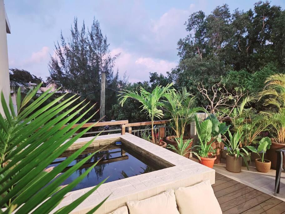 Seaside 3 suites Penthouse with Pool Gym & BBQ Terrace — photo 47