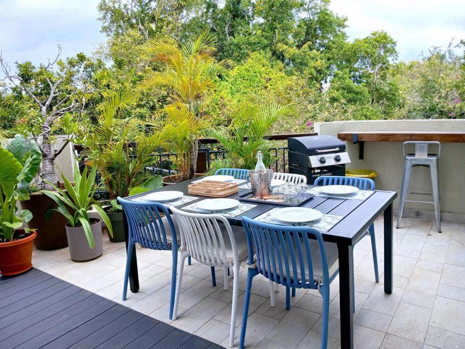 Seaside 3 suites Penthouse with Pool Gym & BBQ Terrace — photo 58