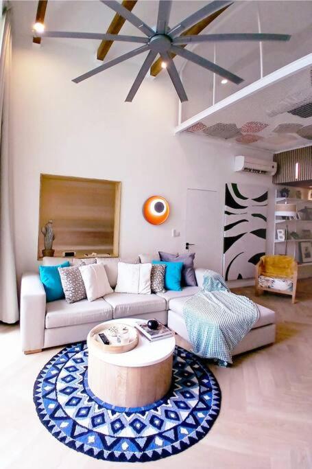 Seaside 3 suites Penthouse with Pool Gym & BBQ Terrace — photo 61