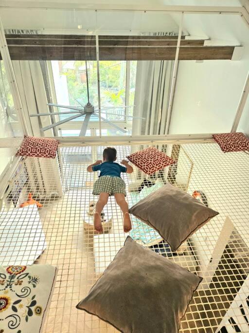 Seaside 3 suites Penthouse with Pool Gym & BBQ Terrace — photo 11